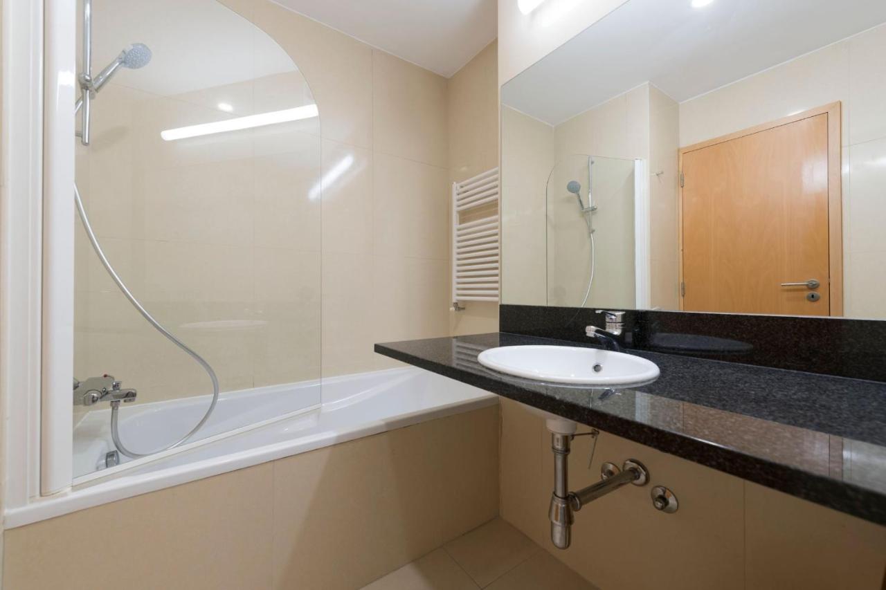 Lovelystay - Oporto Beach Apartment With 2 Free Parking Spots Matosinhos  Extérieur photo
